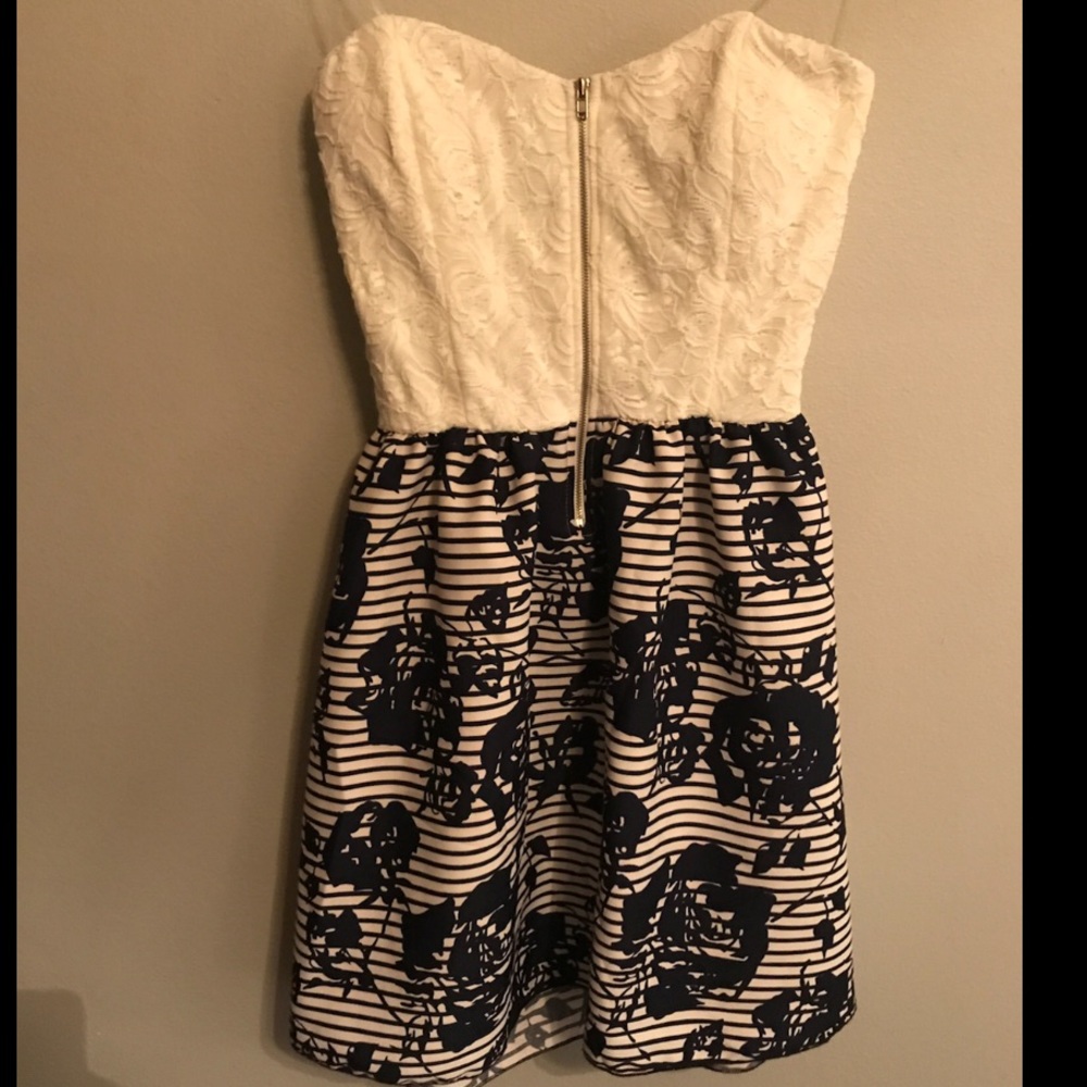 BRAND NEW Strapless dress